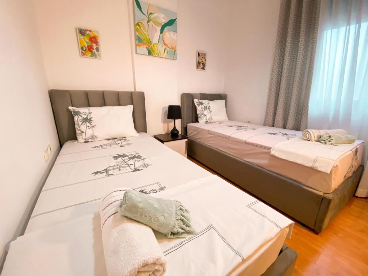 Tirana Views Apartment - Comfy & Spacious エクステリア 写真